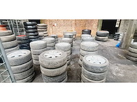 Autobanden met aluminium velgen 12x4 - afbeelding 1 van  25