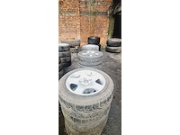 Autobanden met aluminium velgen 12x4 - afbeelding 13 van  25