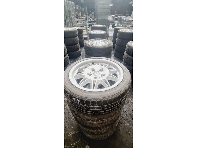 Autobanden met aluminium velgen 12x4 - afbeelding 16 van  25