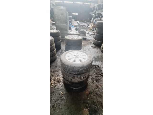 Autobanden met aluminium velgen 12x4 - afbeelding 25 van  25