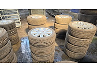 Autobanden met aluminium velgen 12x4 - afbeelding 11 van  15