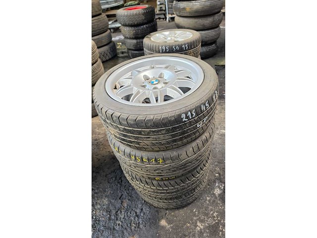 Autobanden met aluminium velgen 12x4 - afbeelding 2 van  15
