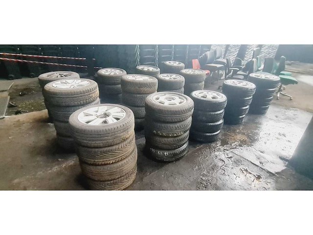 Autobanden met aluminium velgen 13x4 - afbeelding 11 van  20