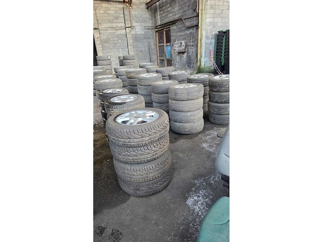 Autobanden met aluminium velgen 13x4 - afbeelding 1 van  24