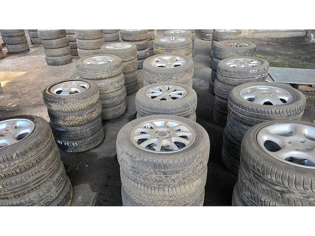 Autobanden met aluminium velgen 13x4 - afbeelding 6 van  24