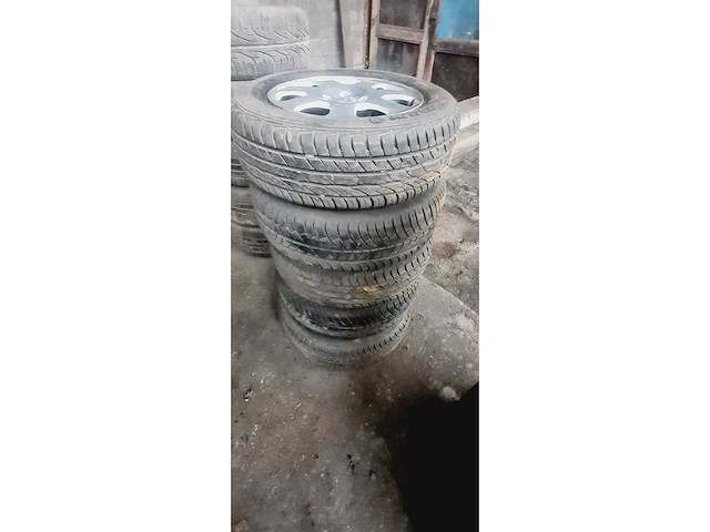 Autobanden met aluminium velgen 5x5 - afbeelding 2 van  19