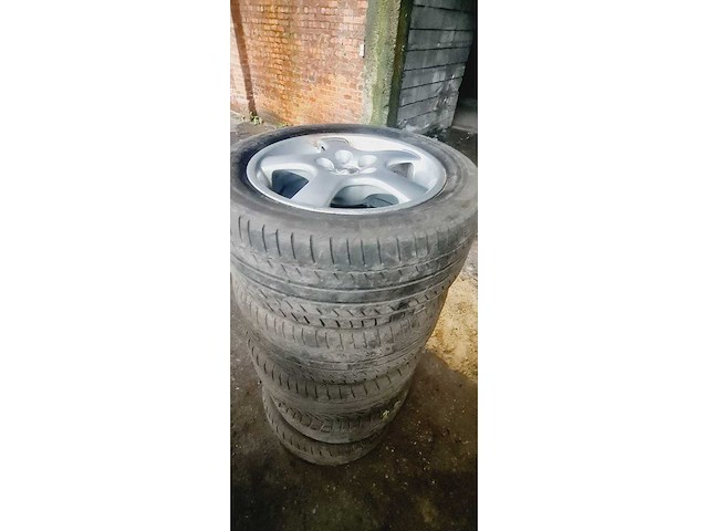 Autobanden met aluminium velgen 5x5 - afbeelding 5 van  19