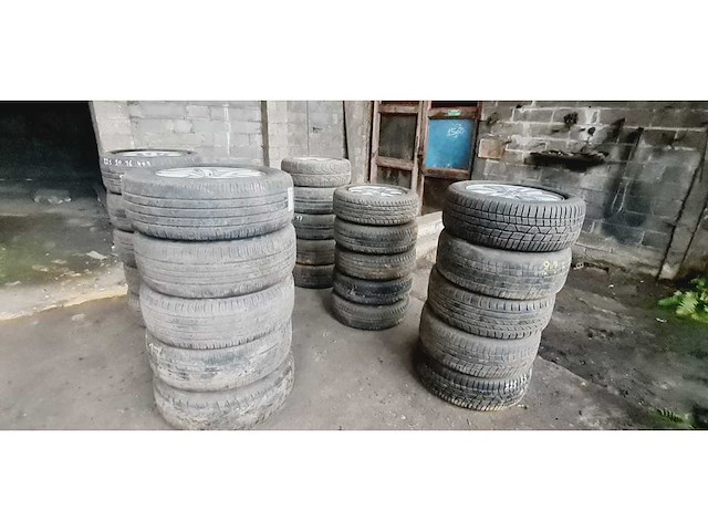 Autobanden met aluminium velgen 5x5 - afbeelding 1 van  19