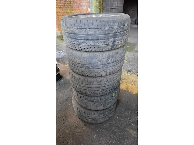 Autobanden met aluminium velgen 5x5 - afbeelding 10 van  14
