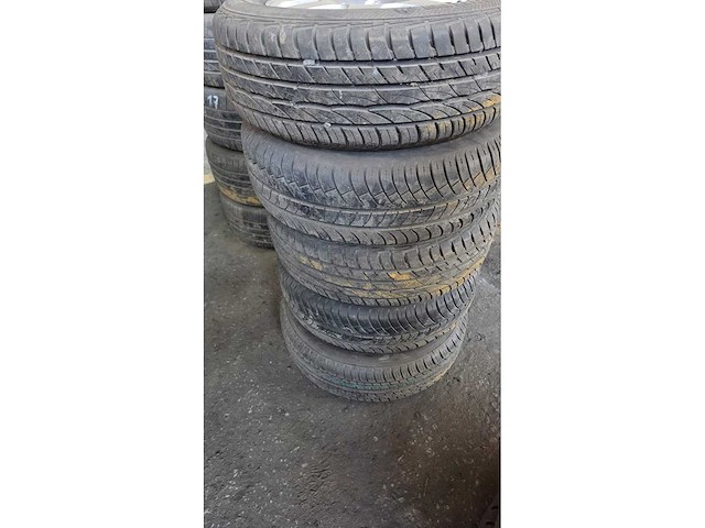 Autobanden met aluminium velgen 5x5 - afbeelding 7 van  14