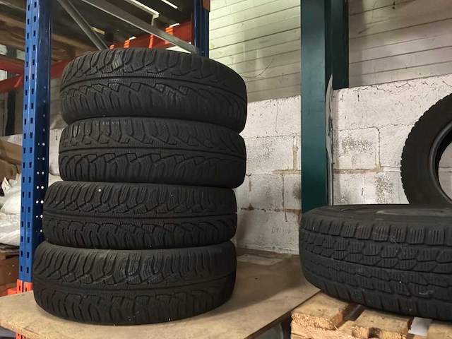 Autobanden - afbeelding 8 van  9