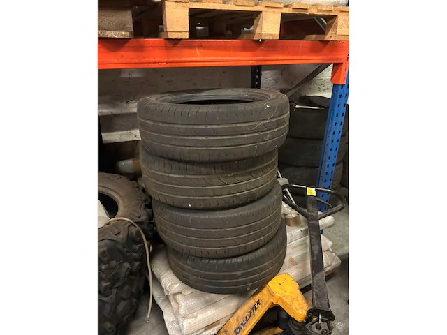 Autobanden - afbeelding 7 van  9