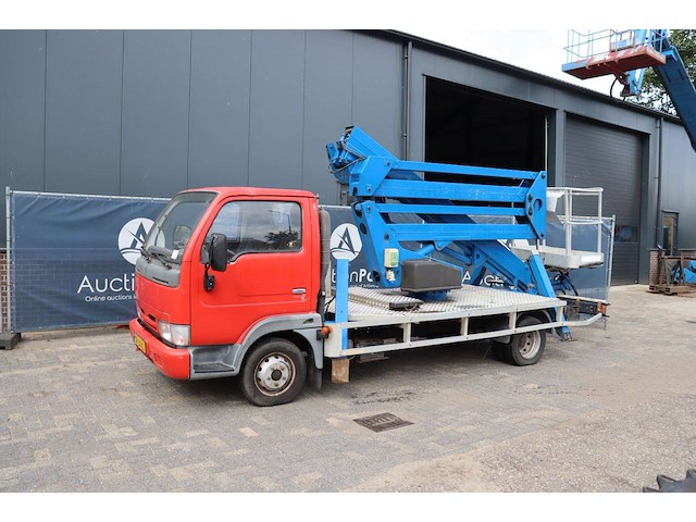 Autohoogwerker nissan cabstar diesel 125pk 17.8m 2004 - afbeelding 1 van  1