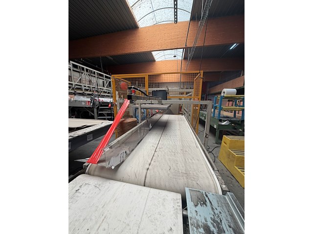 Automatische afwerkingslijn voor tapijten - afbeelding 8 van  32