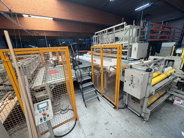 Automatische afwerkingslijn voor tapijten - afbeelding 11 van  32