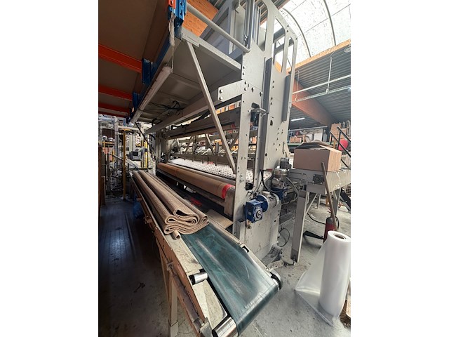 Automatische afwerkingslijn voor tapijten - afbeelding 15 van  32