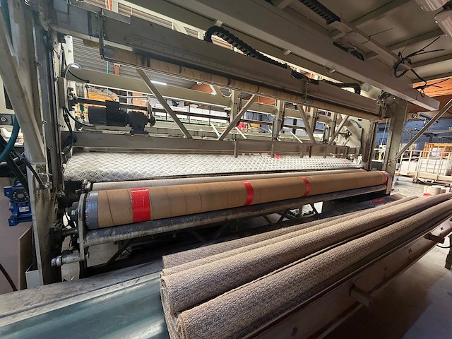 Automatische afwerkingslijn voor tapijten - afbeelding 20 van  32