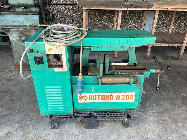 Automatische n200 automa n200 industriële ijzerzaag – met bankschroef en smering - afbeelding 1 van  7