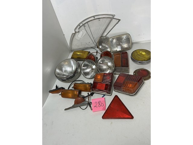 Automobilia: varia 19 items - afbeelding 1 van  3