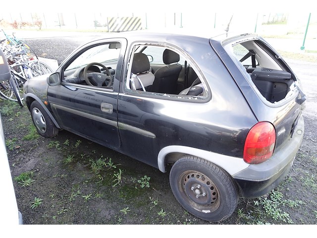 Autowrak opel corsa - afbeelding 1 van  7