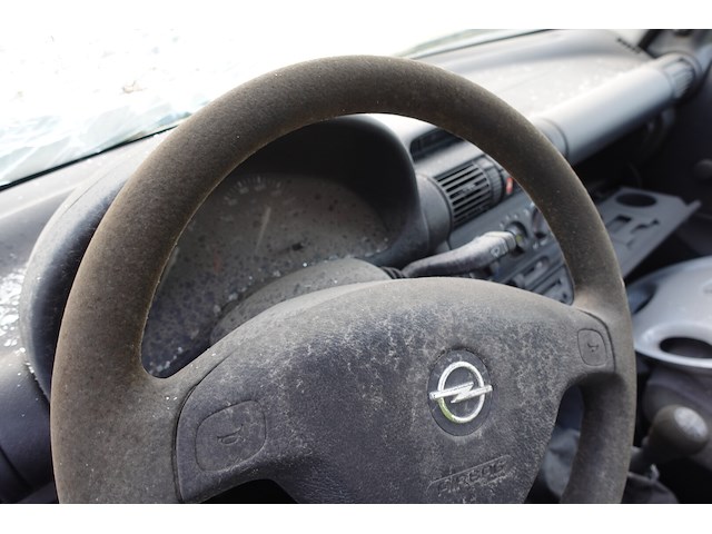 Autowrak opel corsa - afbeelding 6 van  7