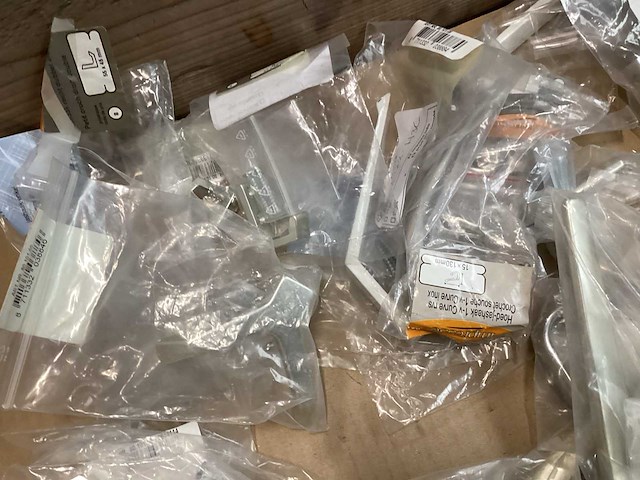 Avenue mix kavel diverse kapstokhaken (44x) - afbeelding 3 van  5