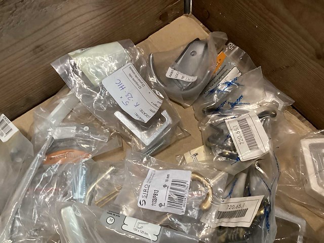 Avenue mix kavel diverse kapstokhaken (44x) - afbeelding 4 van  5