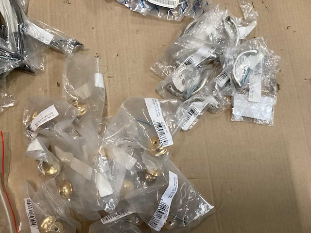 Avenue mix kavel diverse knoppen en grepen (104x) - afbeelding 2 van  10