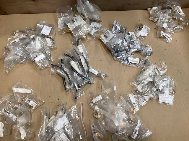 Avenue mix kavel diverse knoppen en grepen (104x) - afbeelding 6 van  10