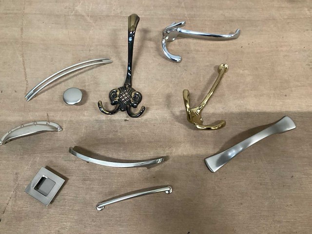 Avenue mix kavel diverse knoppen en grepen (125x) - afbeelding 1 van  7