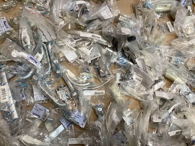 Avenue mix kavel diverse knoppen en grepen (186x) - afbeelding 2 van  5