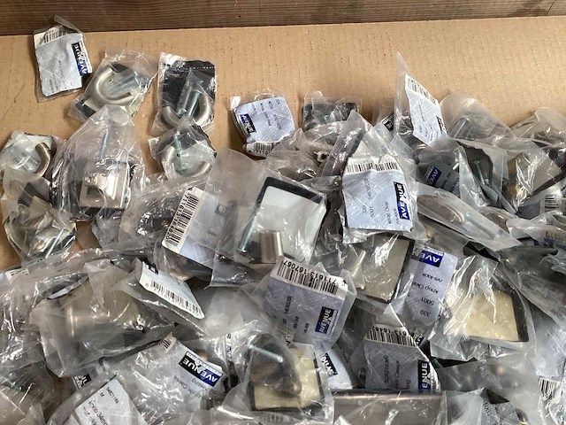 Avenue mix kavel diverse meubelknoppen en -grepen (287x) - afbeelding 4 van  6