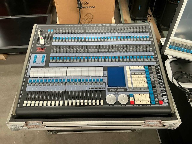 Avolites pearl expert lichttafel - afbeelding 1 van  6