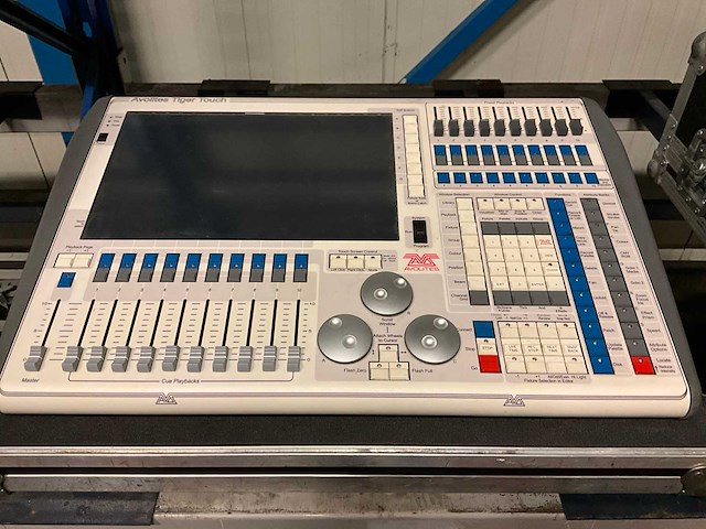 Avolites tiger touch lichttafel - afbeelding 1 van  7