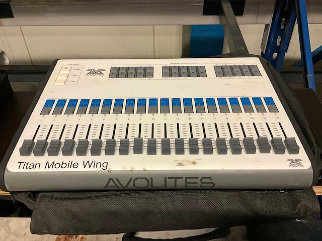 Avolites titan mobile wing lichttafel - afbeelding 1 van  6