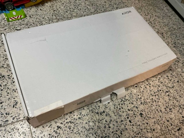 Axor one nieuwe design keukenmengkraan - afbeelding 2 van  3