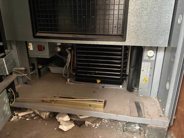 Azkoyen drankenautomaat - afbeelding 5 van  7