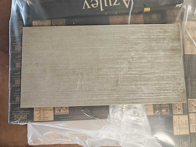 Azulev timeless saw gris wandtegel 30x60 cm 21,07 m² - afbeelding 5 van  7