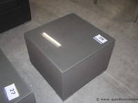 Azur salontafel met glas 60x60cm in aluminium tex taupe - afbeelding 1 van  1