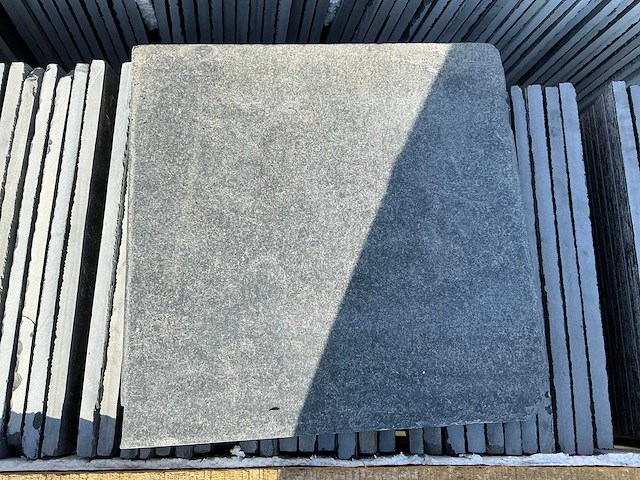 B black natuursteen tuintegel ca. 30,32m2 - afbeelding 1 van  6