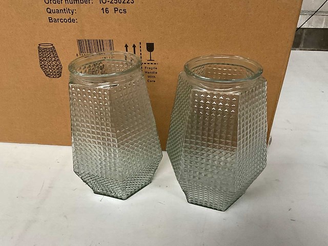 B-living hakbijlglass vaas +/- 23 hoog (16x) - afbeelding 2 van  5