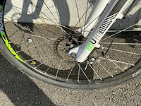 B-twin rockrider 520 mountainbike - afbeelding 1 van  2