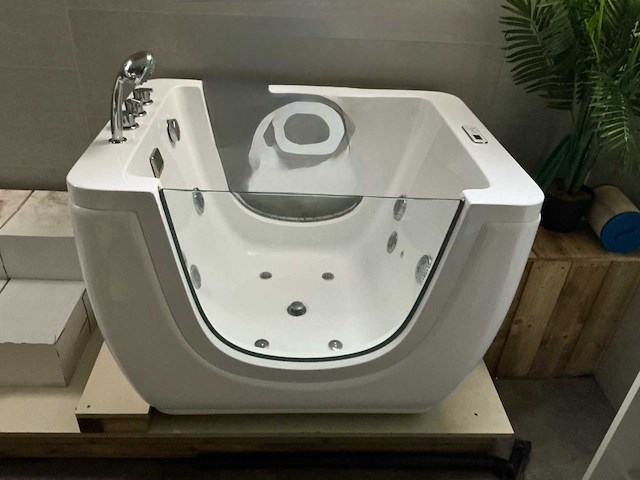 Baby jacuzzi jacuzzi - afbeelding 1 van  10