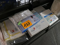 Baby slaapt - afbeelding 3 van  4