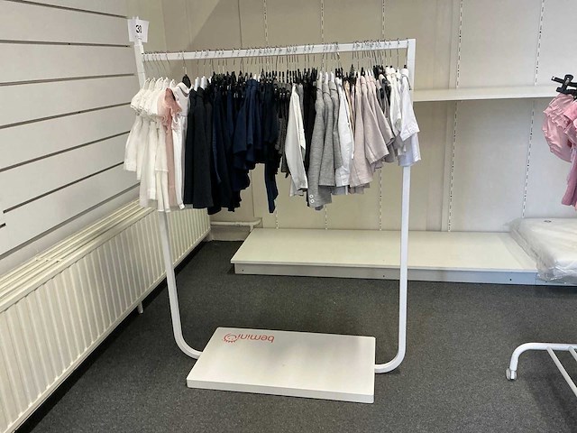 Babykleding (57x) - afbeelding 1 van  8