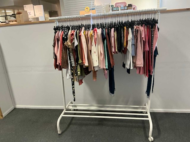 Babykleding (73x) - afbeelding 1 van  12