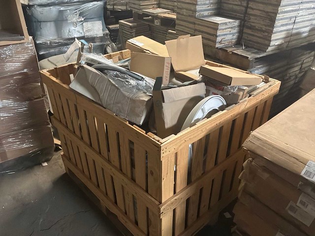 Bad en diverse accessoires voor badkamer - afbeelding 1 van  8