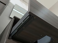 Badkamermeubel 130 cm - donker hout decor + zwarte waskommen - incl. muurkranen - afbeelding 2 van  12