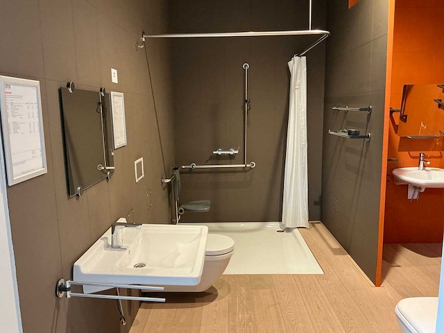 Badkameropstelling - afbeelding 1 van  10