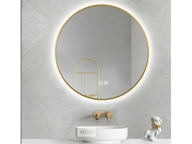 Badkamerspiegels, douchewanden en vrachtwagen - kermt